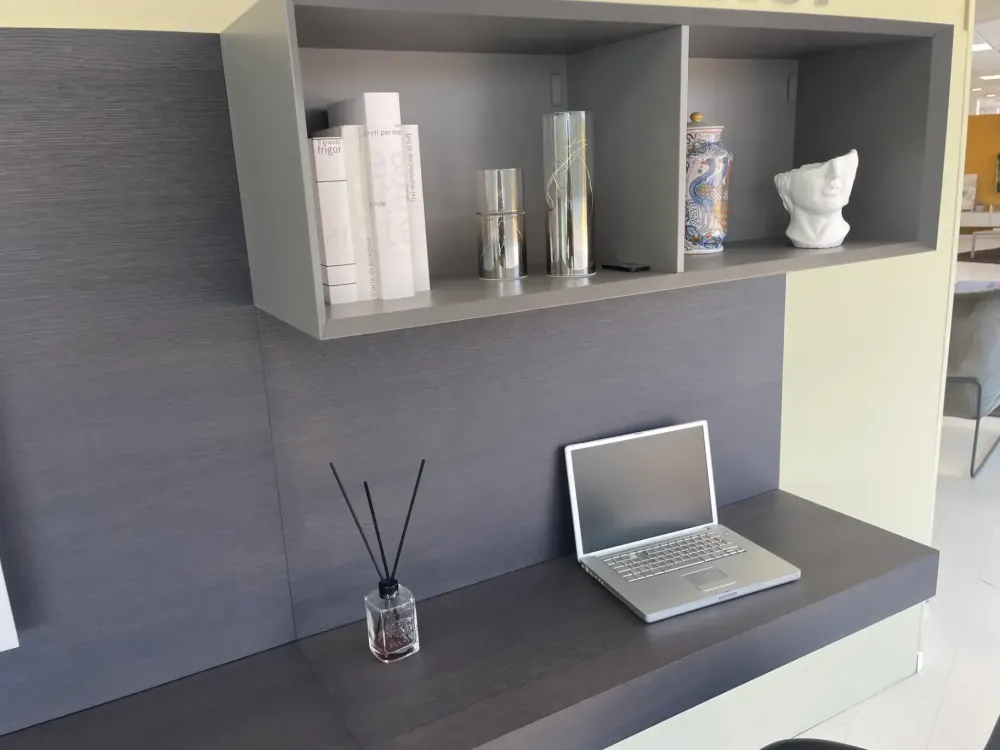 Pianca Parete attrezzata Parete tv spazio laccato di scontata del 24%- Pareti Attrezzate