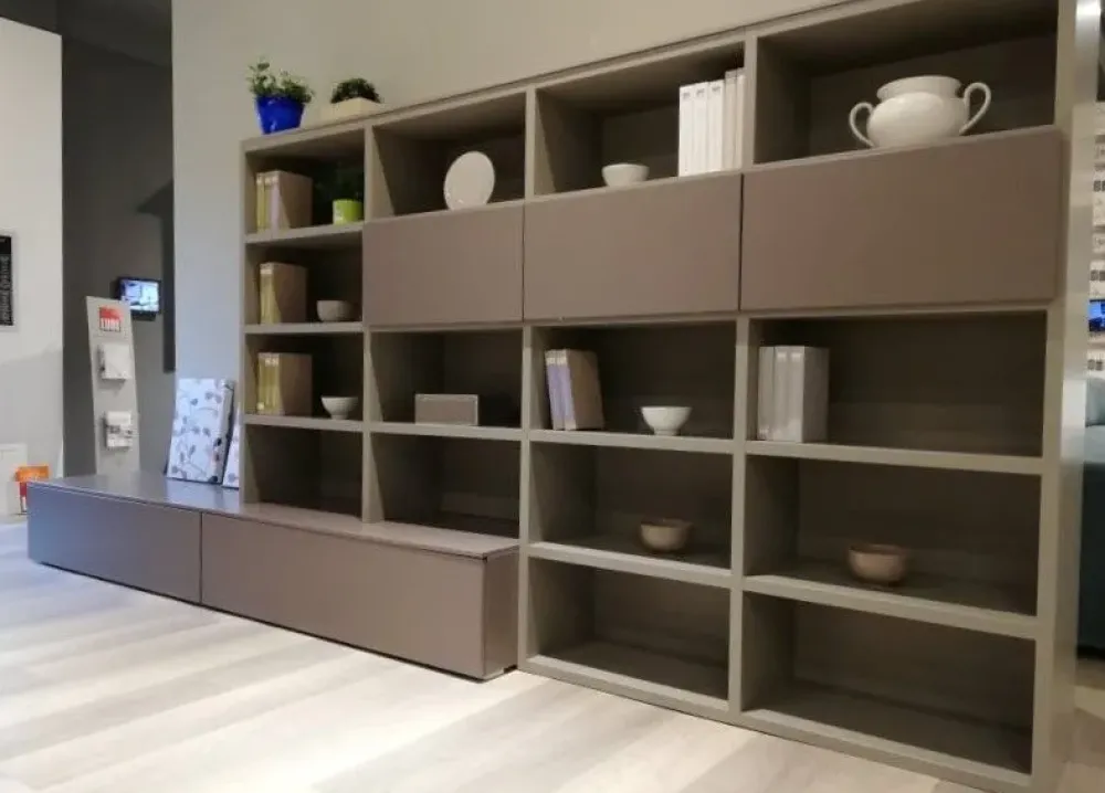 Europeo Parete attrezzata Parete 3.2 in stile moderno a prezzo ribassato- Pareti Attrezzate