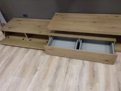 Parete attrezzata Parete attrezzata in rovere nodato e laccato opaco PREZZI OUTLET Soggiorni Completi