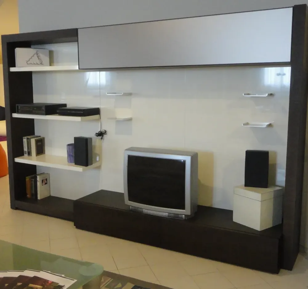 Falma Italia Parete attrezzata Spazio e forma in stile moderno a prezzo scontato- Pareti Attrezzate