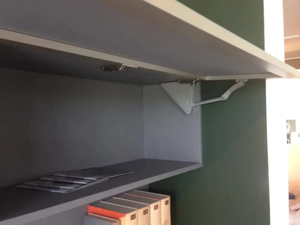 Clearance Parete attrezzata Thesis di scontata del 70% Pareti Attrezzate