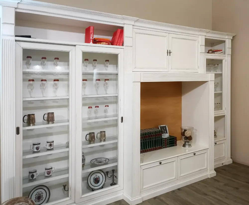 Hot Parete attrezzata traiano in stile classica a prezzo scontato Pareti Attrezzate