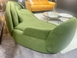 Pianca Peonia disegnato da cristina celestino tessuto in poliuretano   in Offerta Outlet- Divani