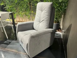 Spazio Relax Poltrona Artù con movimento relax a marchio con uno sconto imperdibile- Poltrone Relax