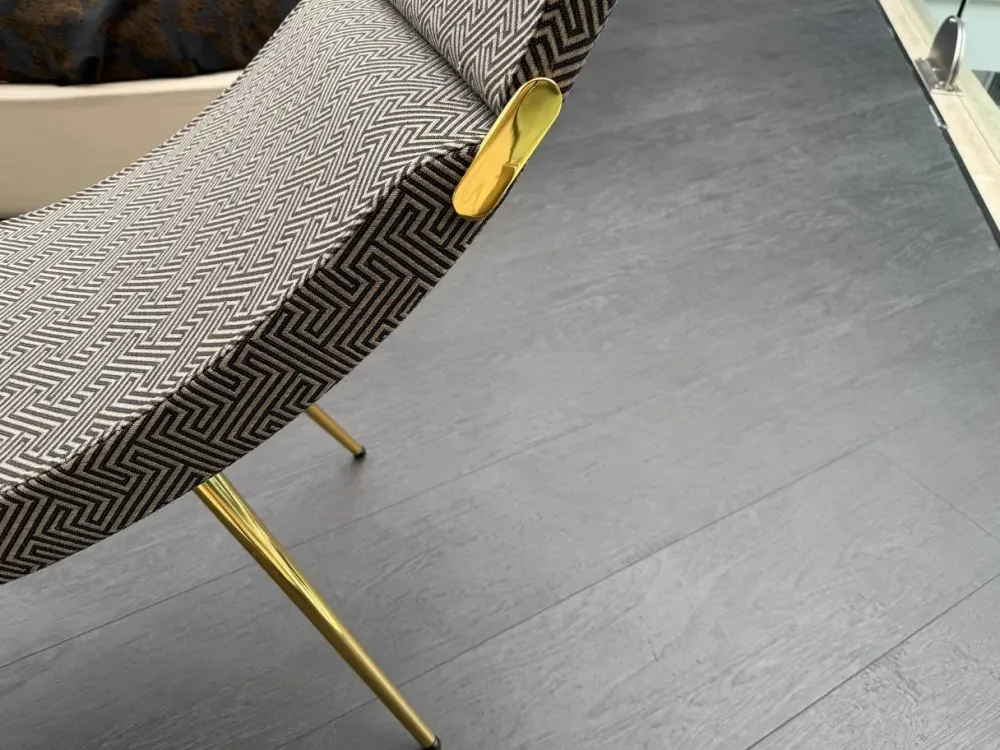 Collezione esclusiva Poltrona con movimento relax Clop in Tessuto a prezzi outlet- Poltrone Relax