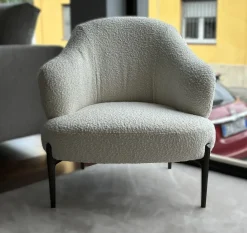 Poltrona con seduta fissa Poltroncina squadrata tosca di design a prezzo Outlet^Artigianale New