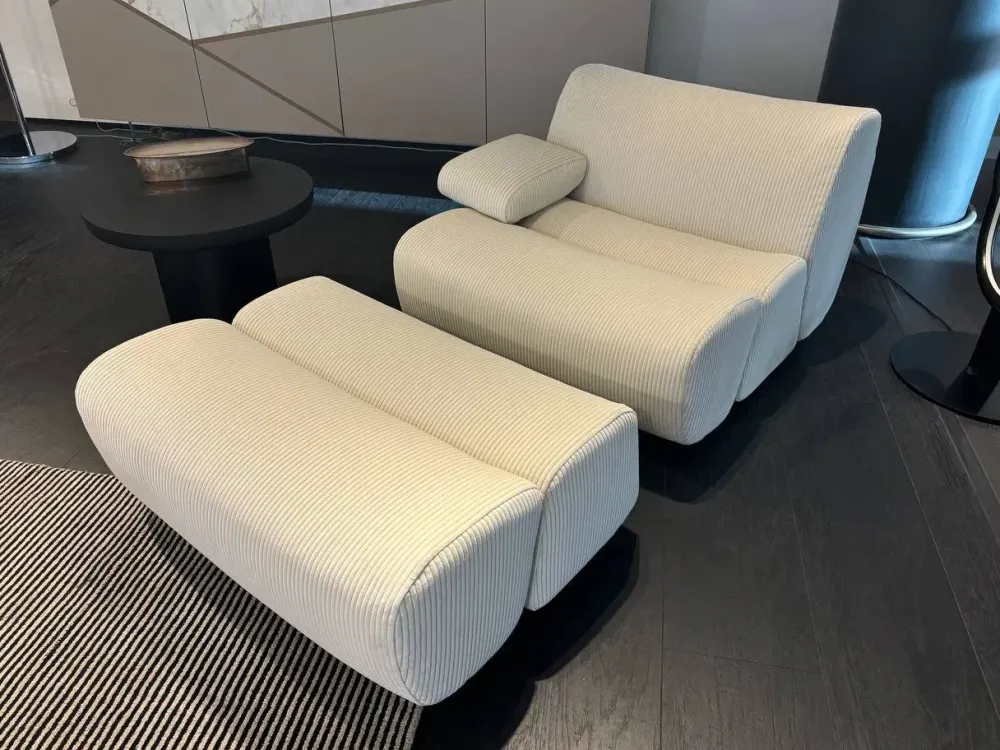 Poltrona con seduta fissa Ernest a prezzo Outlet^Poliform Hot