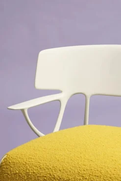 Kartell Poltrona con seduta fissa A.i. lounge a prezzo Outlet- Poltrone