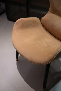 Baxter Poltrona con seduta fissa Jorgen in Offerta Outlet- Poltrone