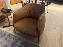 Poltrona Frau Poltrona con seduta fissa Archibald in Offerta Outlet  approfittane ora!- Poltrone