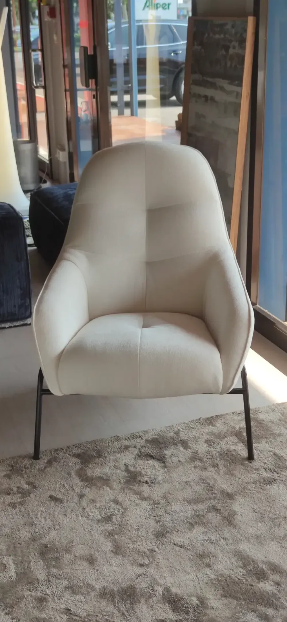 Max Divani Poltrona con seduta fissa Ariel a prezzo Outlet- Poltrone