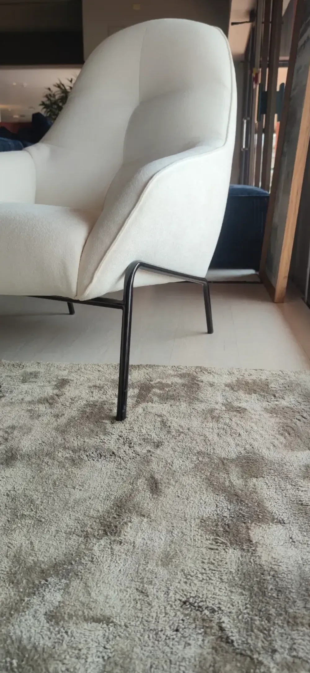 Max Divani Poltrona con seduta fissa Ariel a prezzo Outlet- Poltrone