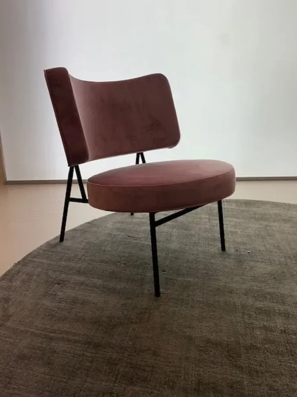 Poltrona con seduta fissa Coco a prezzo scontato^Calligaris New