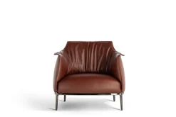 Poltrona Frau Poltrona con seduta fissa Archibald a prezzo scontato- Poltrone