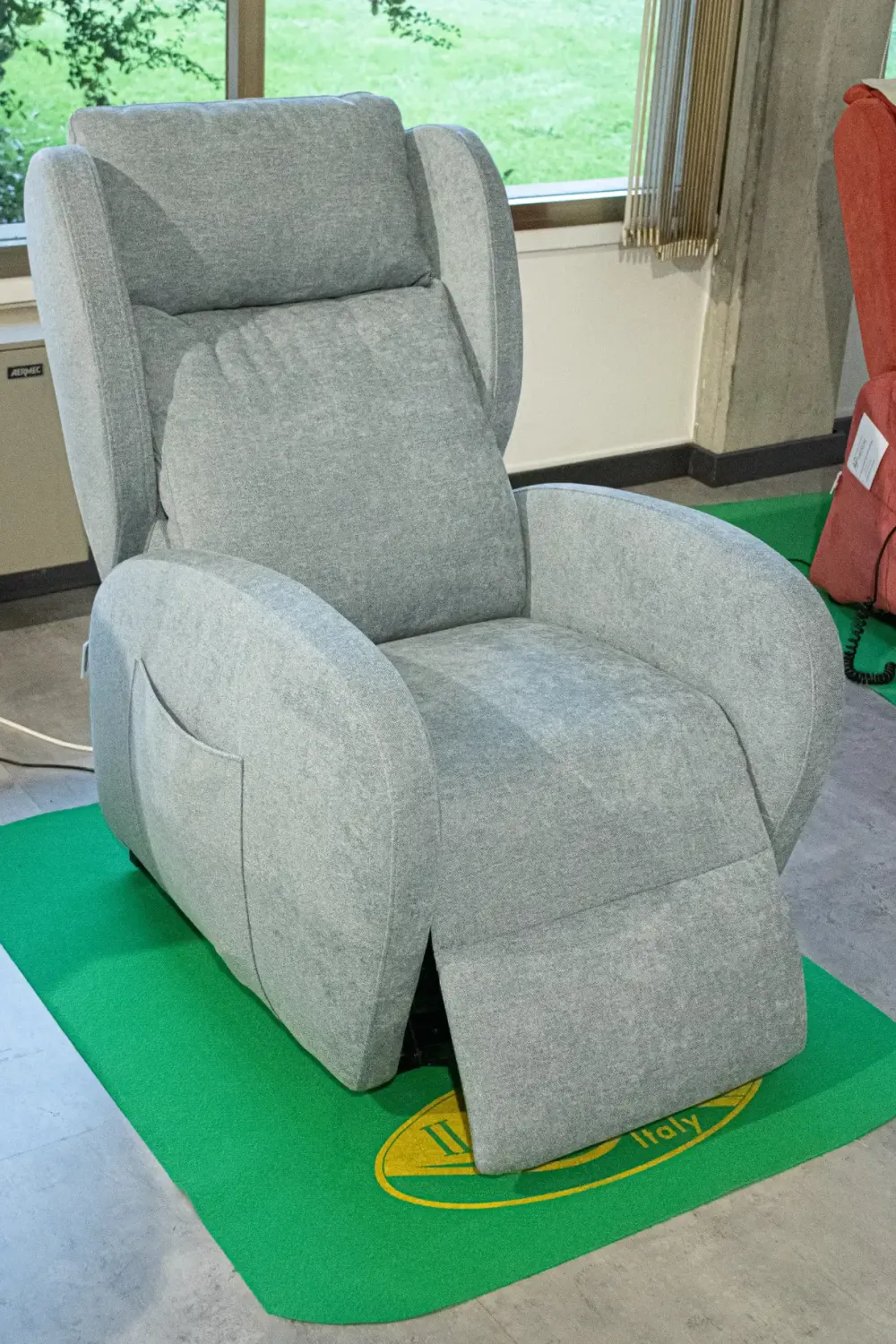 Hot Poltrona in Tessuto Carla relax a prezzo scontato Poltrone