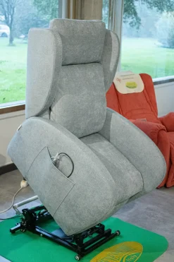 Hot Poltrona in Tessuto Carla relax a prezzo scontato Poltrone