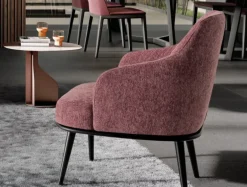 Le Comfort Poltrona modello Aaron ad un prezzo conveniente- Poltrone