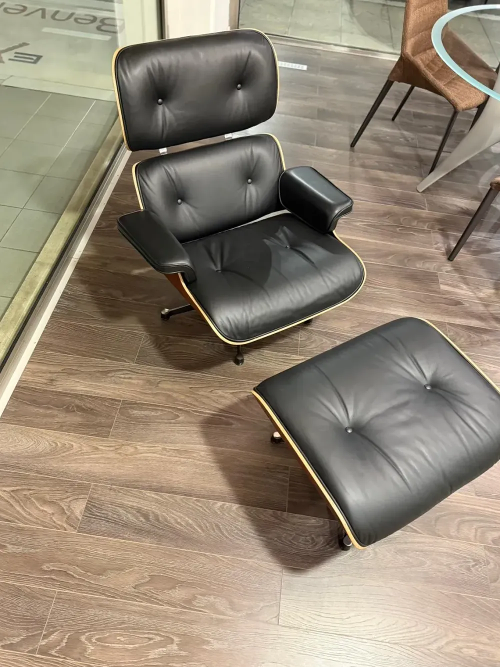 Discount Poltrona modello Lounge chair e ottoman vitra in offerta Poltrone