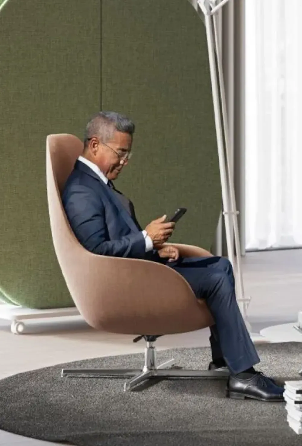 Hot Poltrona modello Truka lounge girevole oscillante ad un prezzo conveniente Poltrone