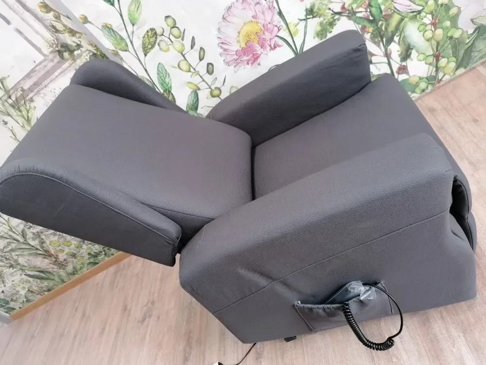 Outlet Poltrona relax in Ecopelle Arabella scontata Poltrone Relax