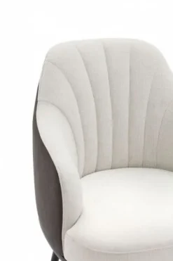 Poltroncina Aaron. Seduta fissa e design moderno. Mottes selection a prezzi outlet.^Collezione esclusiva Clearance