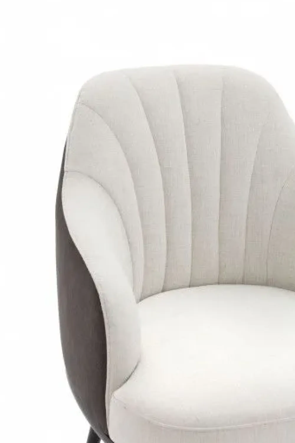 Poltroncina Aaron. Seduta fissa e design moderno. Mottes selection a prezzi outlet.^Collezione esclusiva Clearance