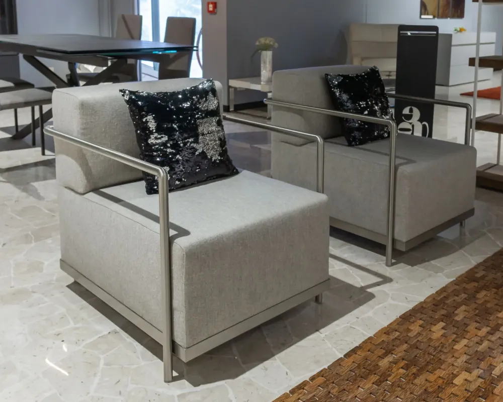 Poltroncina Design Con seduta fissa a prezzi convenienti^Dema Outlet