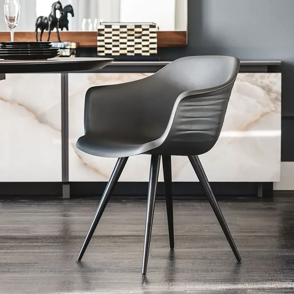 Cattelan Italia Poltroncina Indy Cattelan: seduta fissa, offerta outlet. Perfetta per l'architetto.- Poltrone