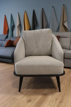 Le Comfort Poltroncina Lala Con seduta fissa a prezzi convenienti- Poltrone