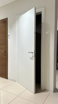 Porta liscia  moderna in offerta Porte