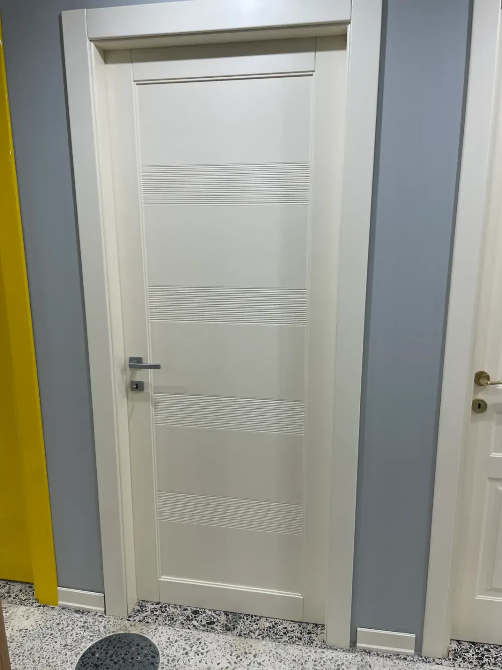 Porta liscia moderna in offerta Porte