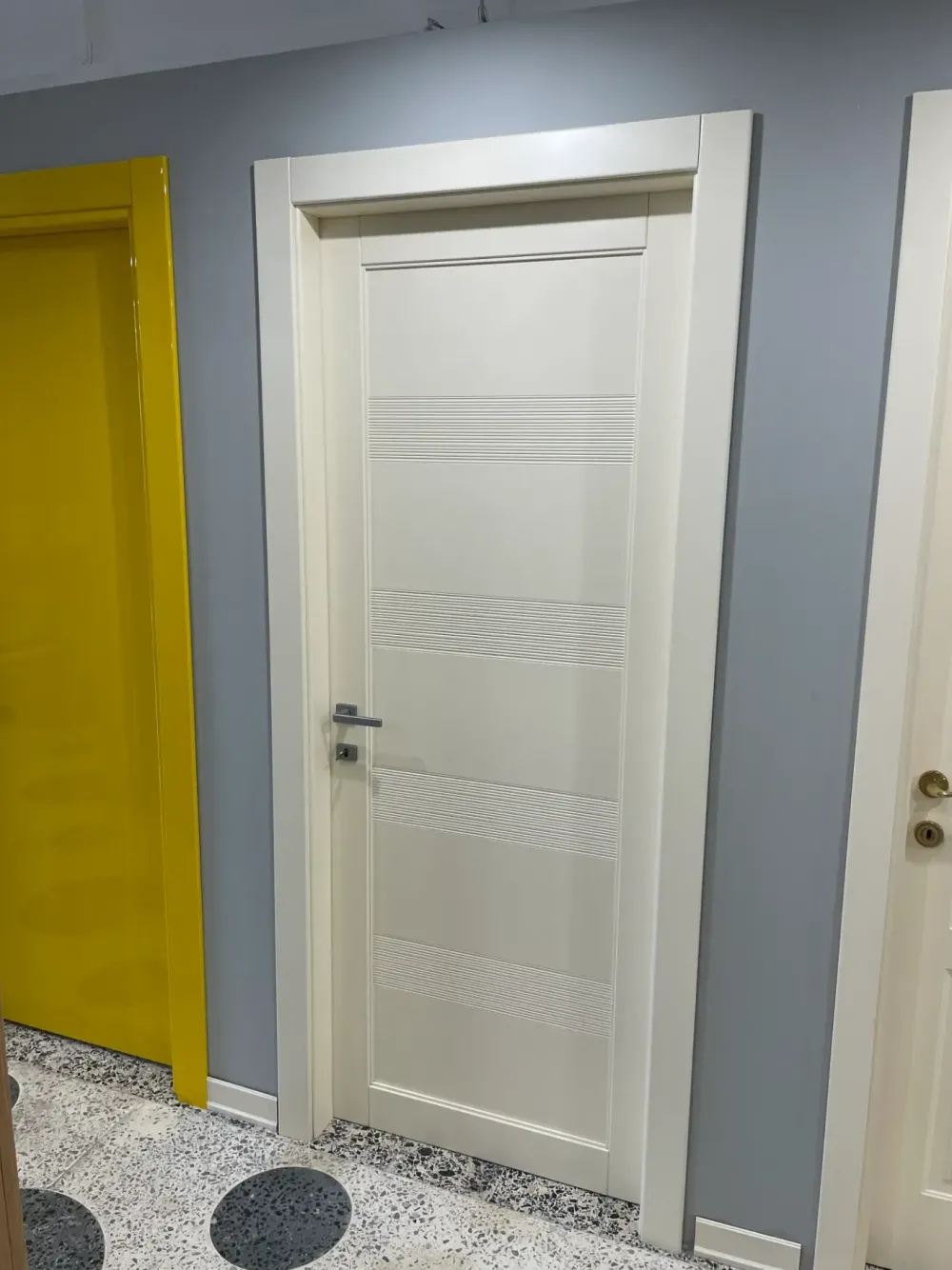 Porta liscia moderna in offerta Porte