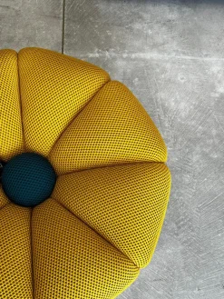 Pouf design modello Daisy in Offerta Outlet^Calia Discount
