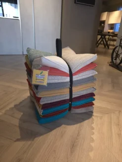 Calia Pouf in tessuto 1 pouf u’strozz spedibile   a marchio a prezzo scontato- Pouf