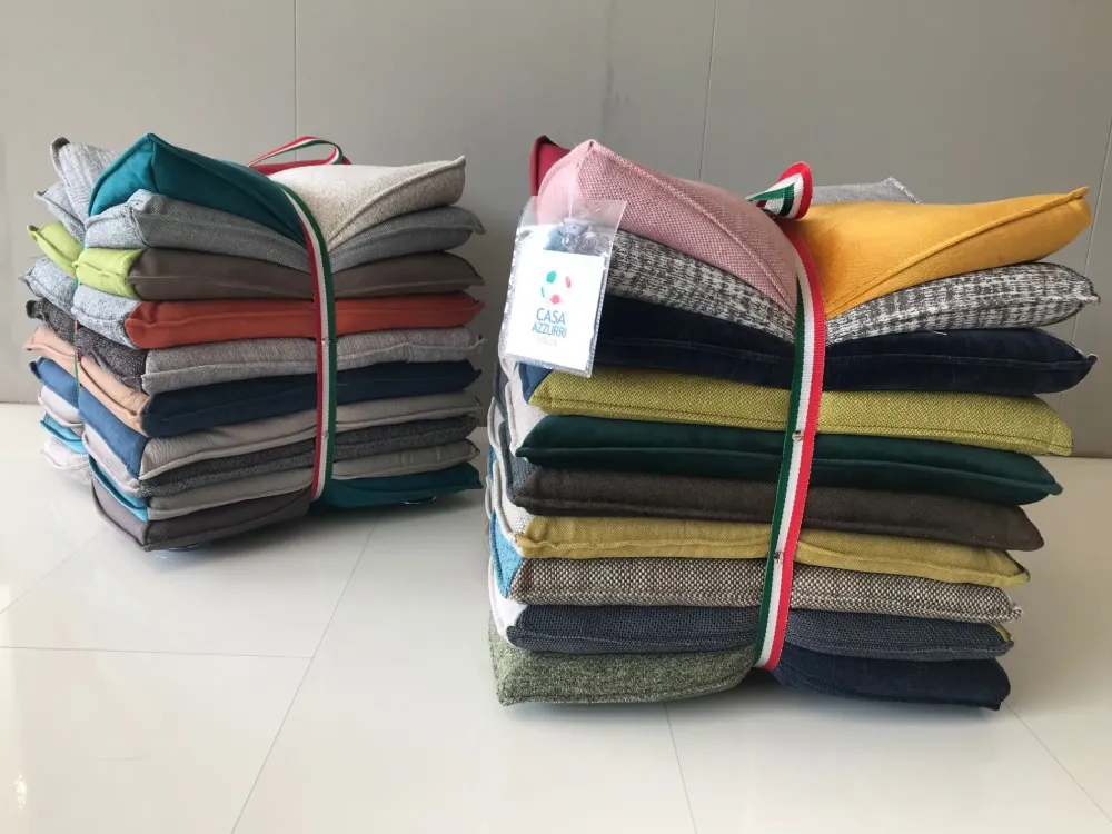 Pouf modello U' strozz design a PREZZI OUTLET^Calia New