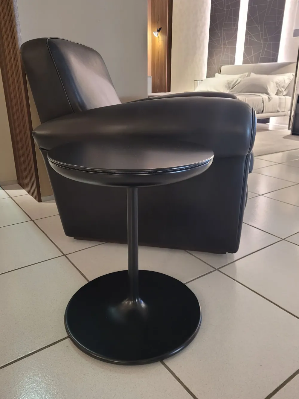 Zanotta Prezzi ribassati per il tavolino design Toi di- Tavolini