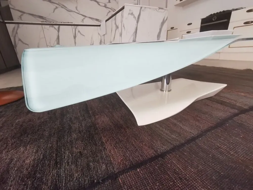 Prezzi ribassati per il tavolino design Navile di^Artigianale Outlet