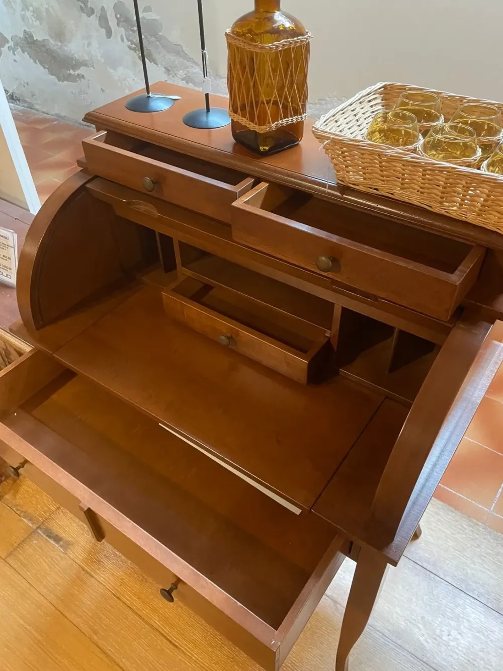 Clearance Prezzi ribassati per il tavolino classico Scrittoio legno di Tavolini