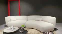 Discount Progettista Interni: Divano Blossom in Tessuto a 3999€. Un must per la tua casa! Divani