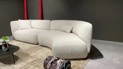 Discount Progettista Interni: Divano Blossom in Tessuto a 3999€. Un must per la tua casa! Divani