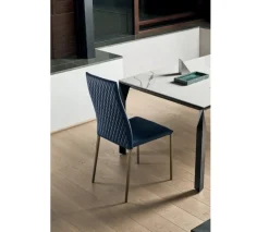 Progettista interni: Sedia Tai , schienale alto, trapuntata, prezzo ribassato. Sedie