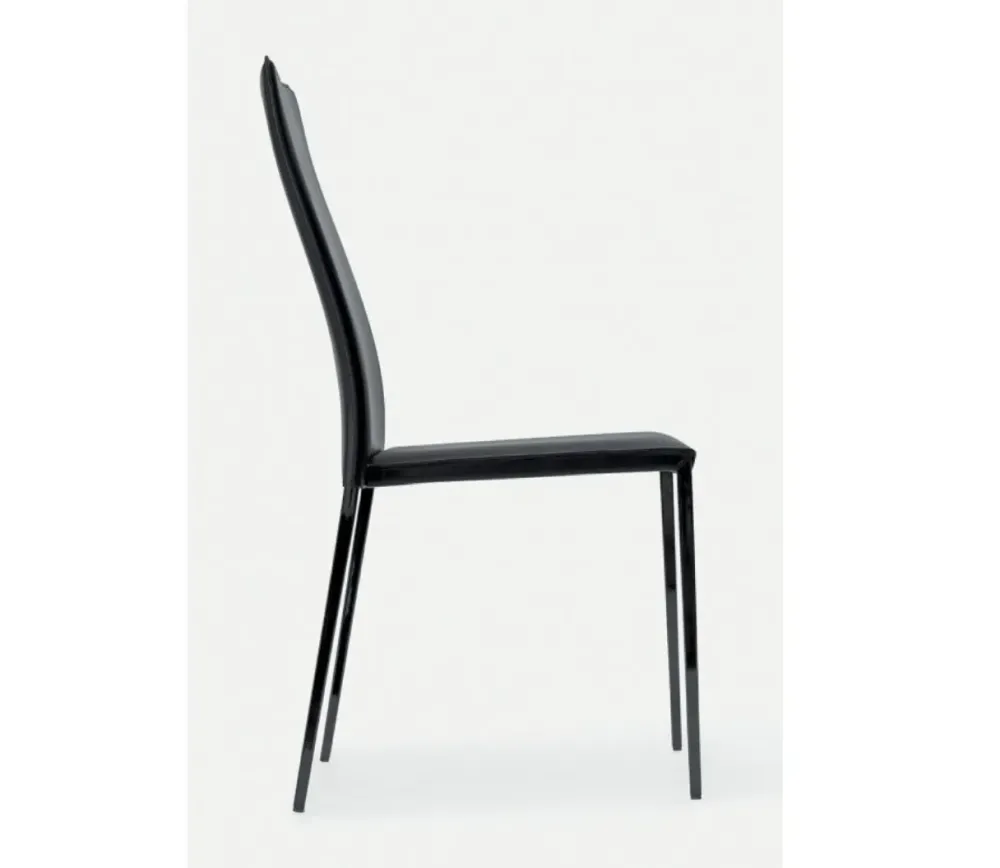 Progettista interni: Sedia Tai , schienale alto, trapuntata, prezzo ribassato. Sedie