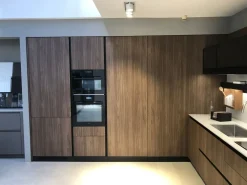 Arclinea Richiedi il prezzo: cucina noce moderna Thea di in offerta- Cucine Ad Angolo|Cucine Moderne