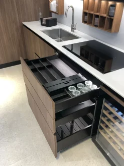 Arclinea Richiedi il prezzo: cucina noce moderna Thea di in offerta- Cucine Ad Angolo|Cucine Moderne