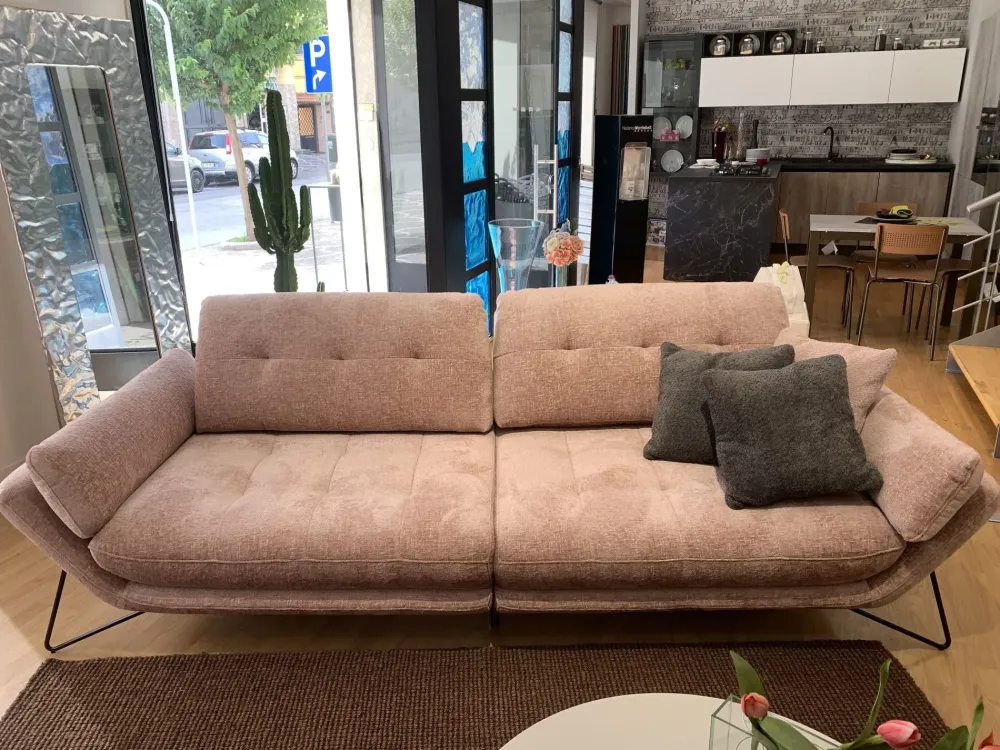 Richiedi il prezzo riservato del Divano Yvonne in foto^Collezione esclusiva Hot