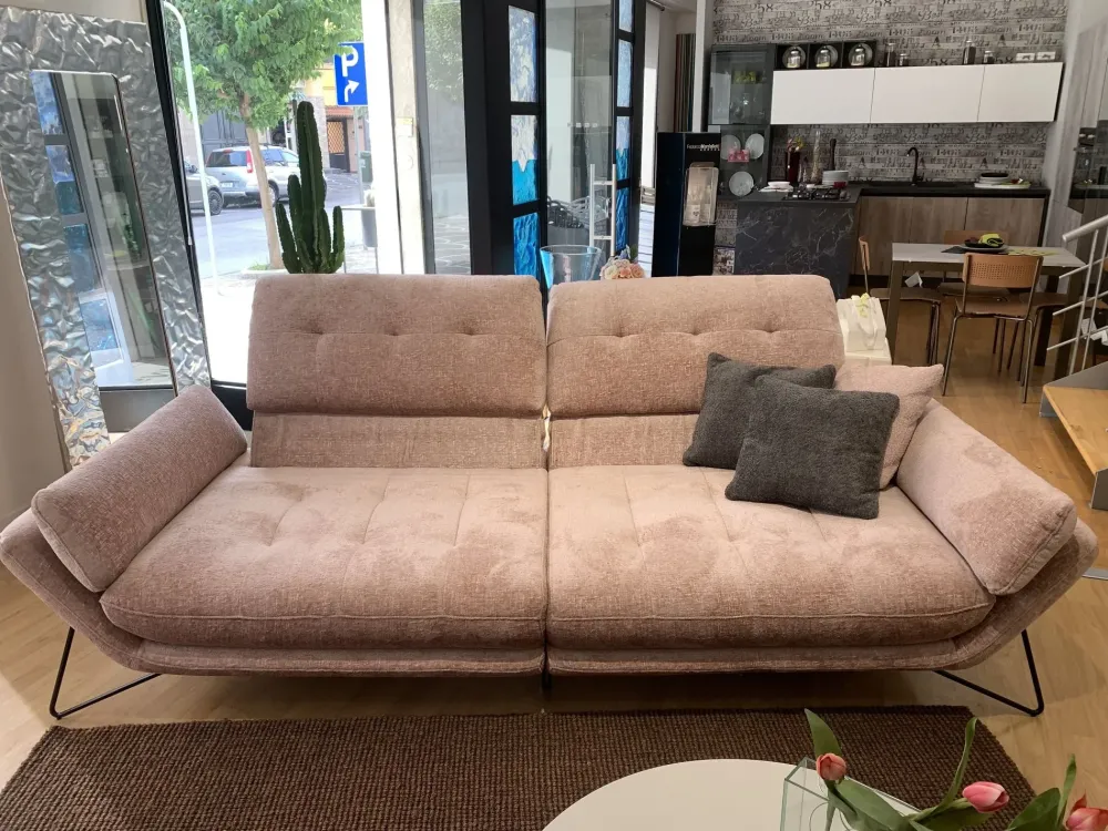 Richiedi il prezzo riservato del Divano Yvonne in foto^Collezione esclusiva Hot