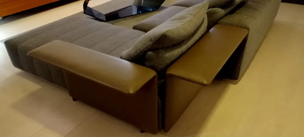 Richiedi ora il prezzo del Divano con penisola Freeman in foto^Minotti Discount