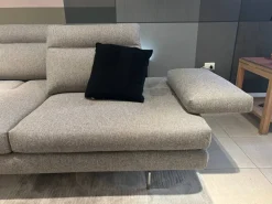 Richiedi ora il prezzo del divano Con penisola Toby wing nella fotografia Divani