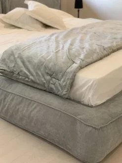 Bonaldo Richiedi ora il prezzo del letto Fluff nella fotografia- Letti