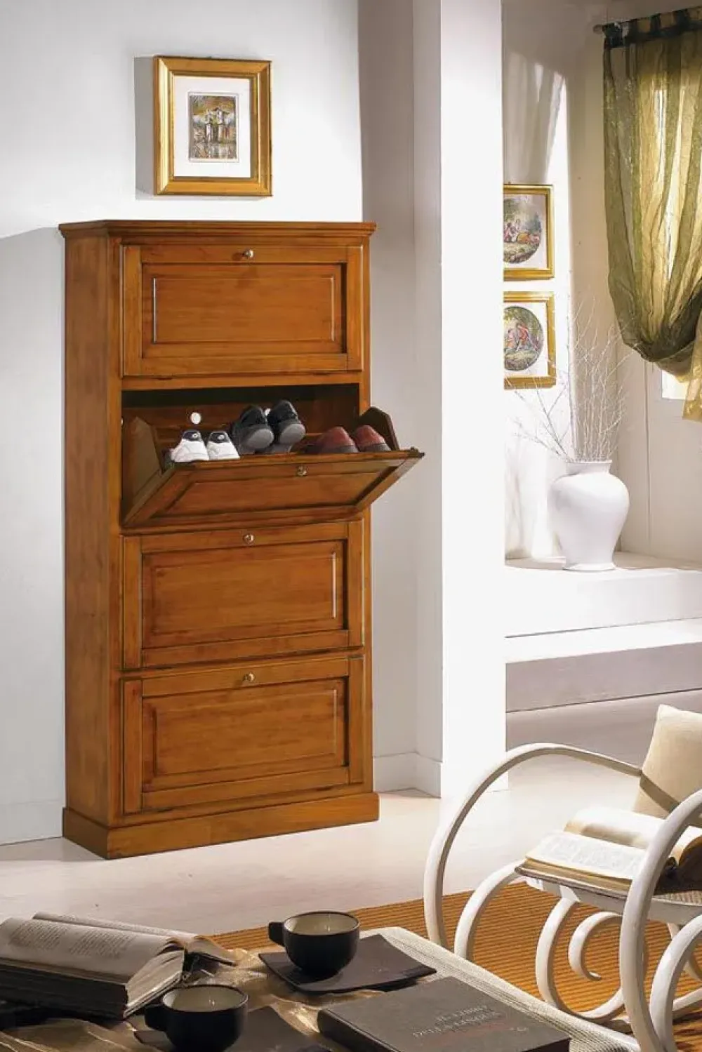 Outlet Scarpiera modello Scarpiera in legno massello a 4 scomparti in promo-sconto del 50% in legno a prezzo scontato Scarpiere